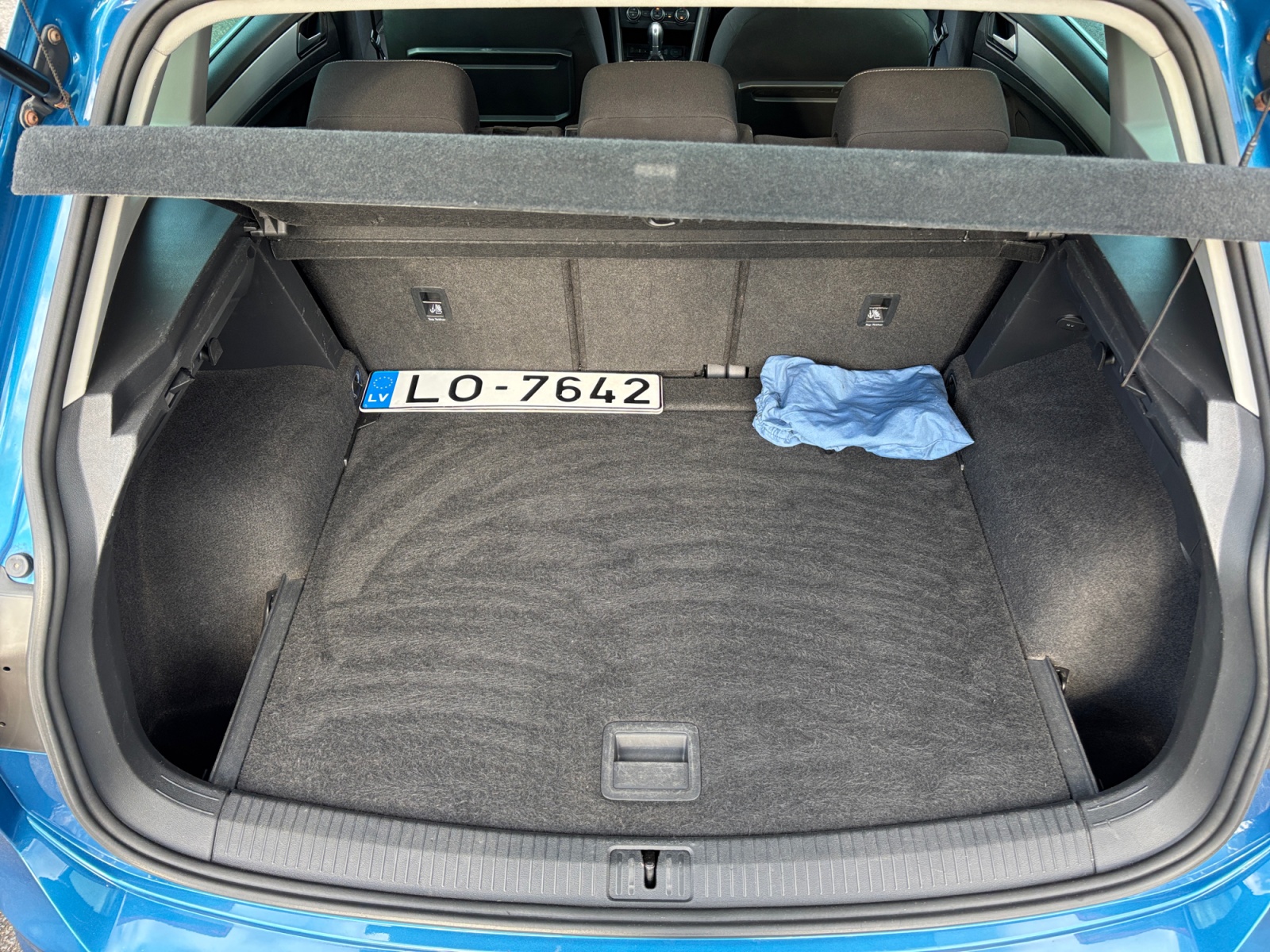 VW Tiguan blue (18).jpg