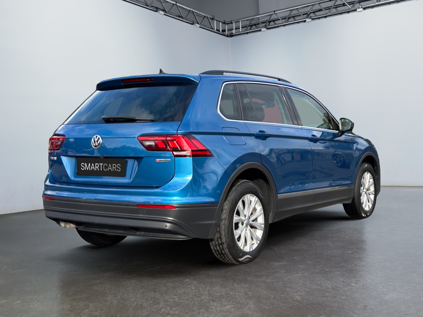 VW Tiguan blue (4).jpg