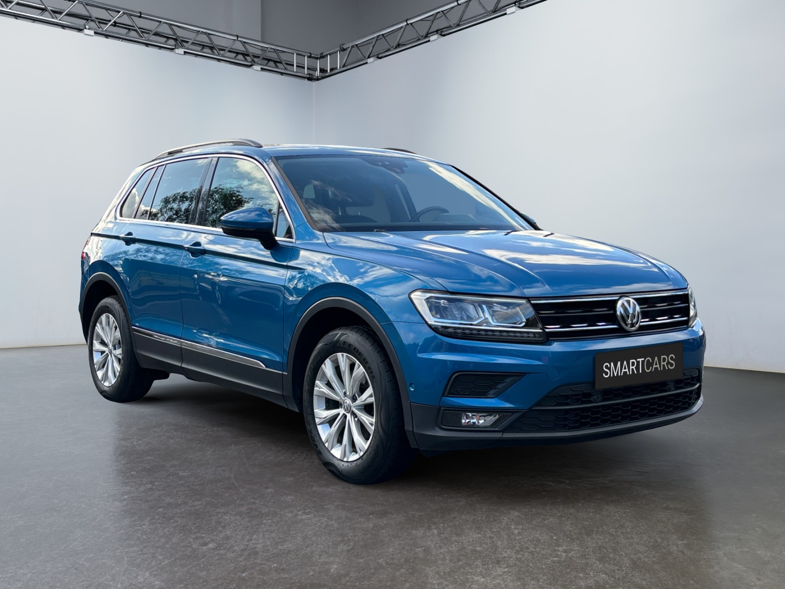VW Tiguan blue (6).jpg